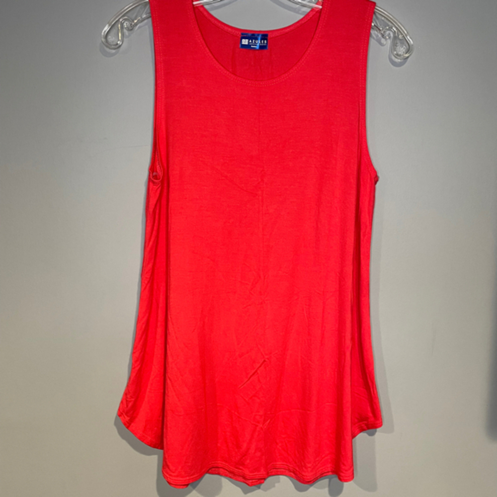 Womens Red Scoop Neck Tank Top Rayon Azules Brand Made in the USA Sz Medium
